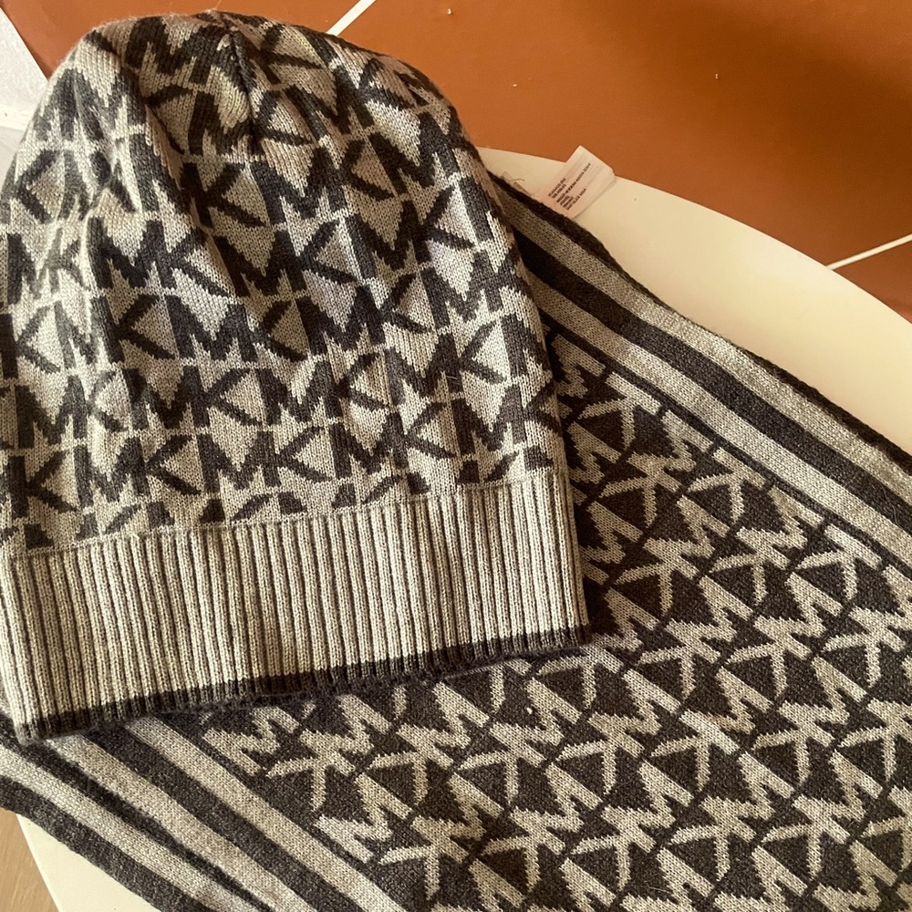 Michael Kors Hat & Scarf Set